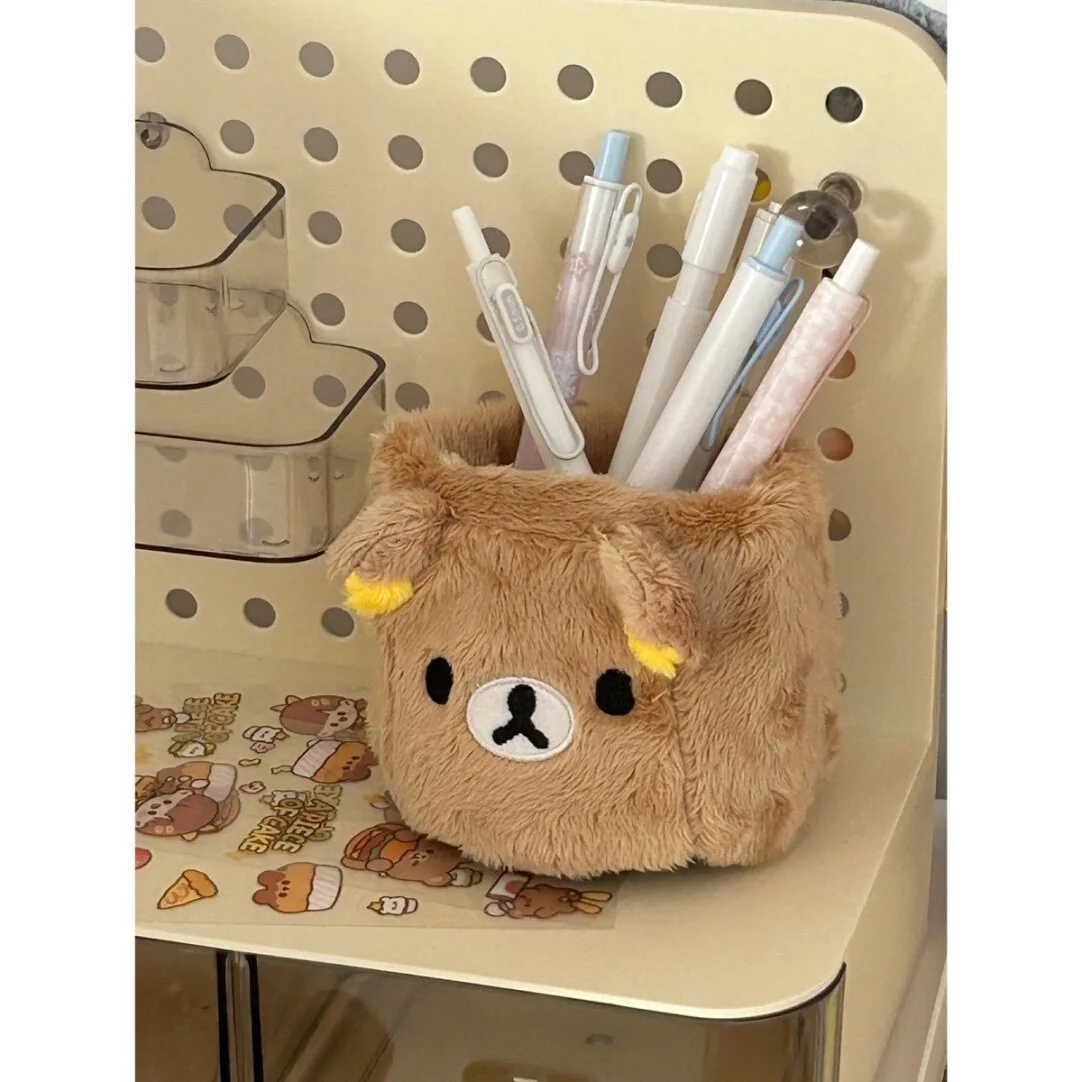 Rilakkuma-portalápices de felpa, contenedor de bolígrafos para cosméticos, accesorios de escritorio Kawaii, organizador de oficina, caja de almacenamiento de papelería para niños, regalo