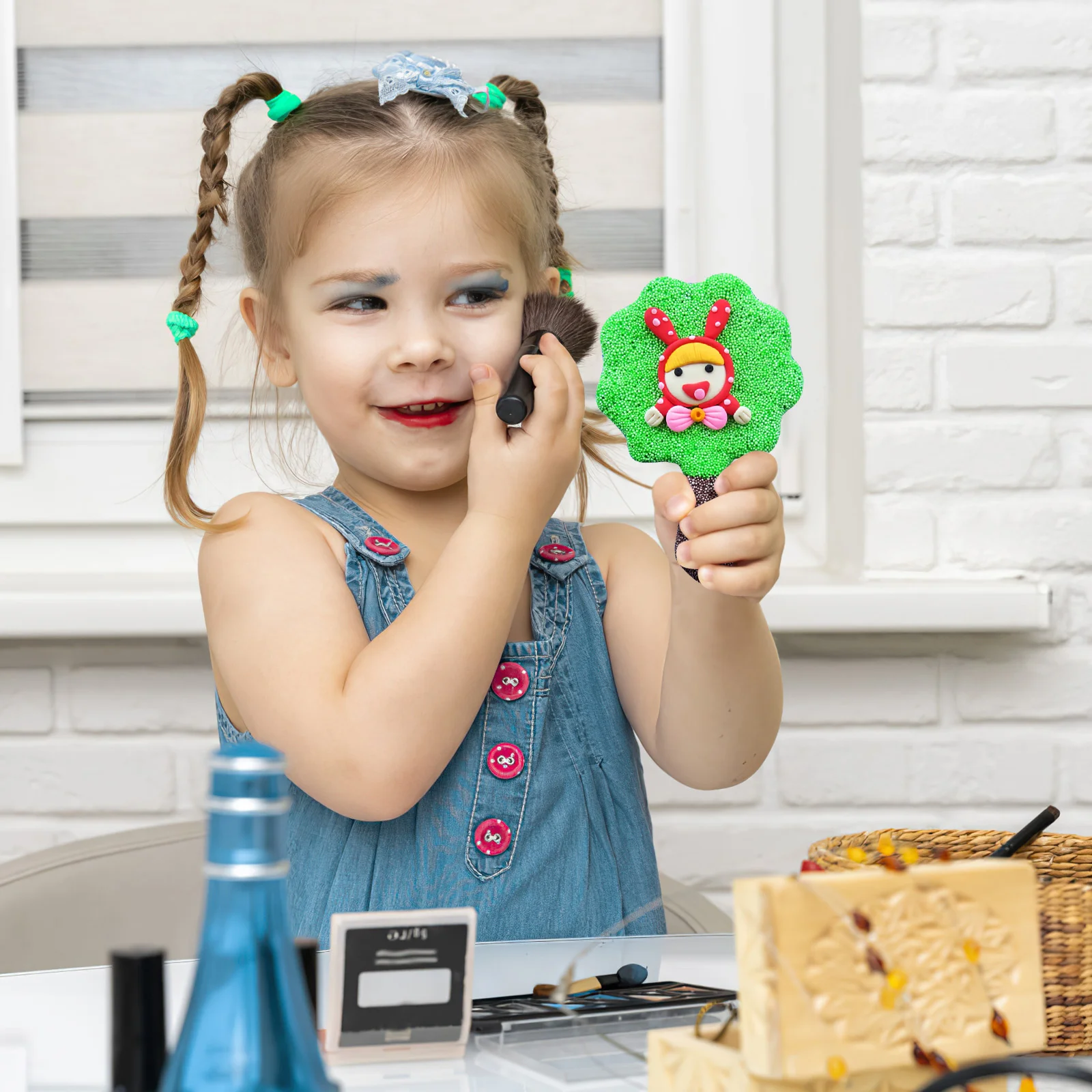 18個の木製ミニミラー DIYペイントクラフトミラーセット 子供用 未完成の木製 安全に使用できるミラー 小さな木製ミラー