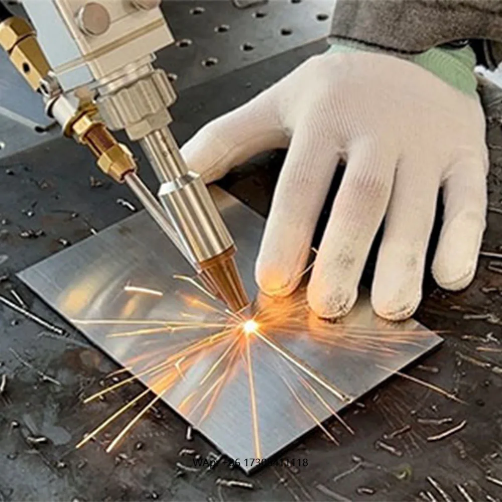 

1500w / 2000w / 3000w Handheld Welding Machine for Metal Aluminum Alloy Stainless Steel