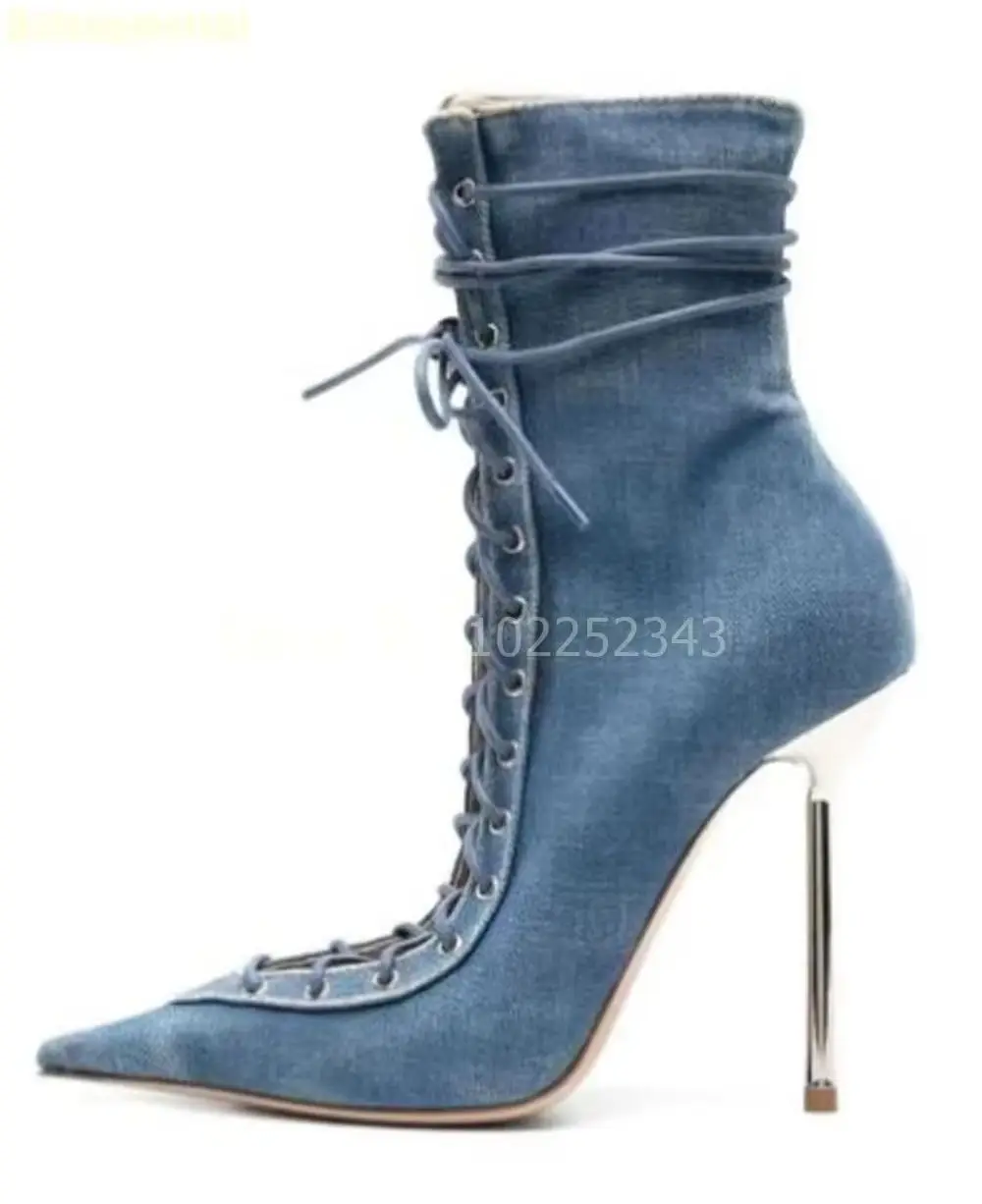 

Женские пикантные летние ботинки с перекрестными ремешками, новинка 2025 года, стильные летние ботинки на шпильке 12 см, модные ботинки на очень высоком каблуке до щиколотки/колена