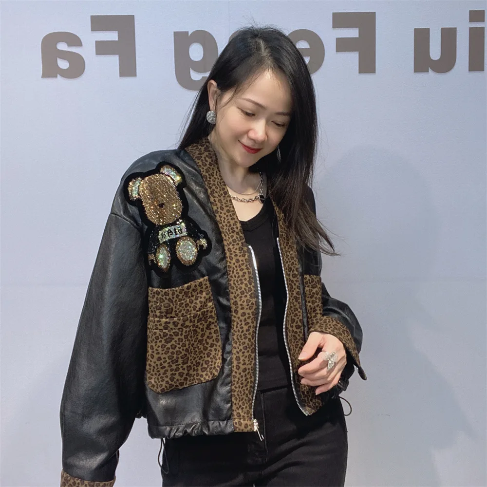 Europe Fashion Leopard Stitching V-neck Short Cardigans Coat Cartoon Hot Diamonds All-match Autumn Winter Faux Leather Jacket