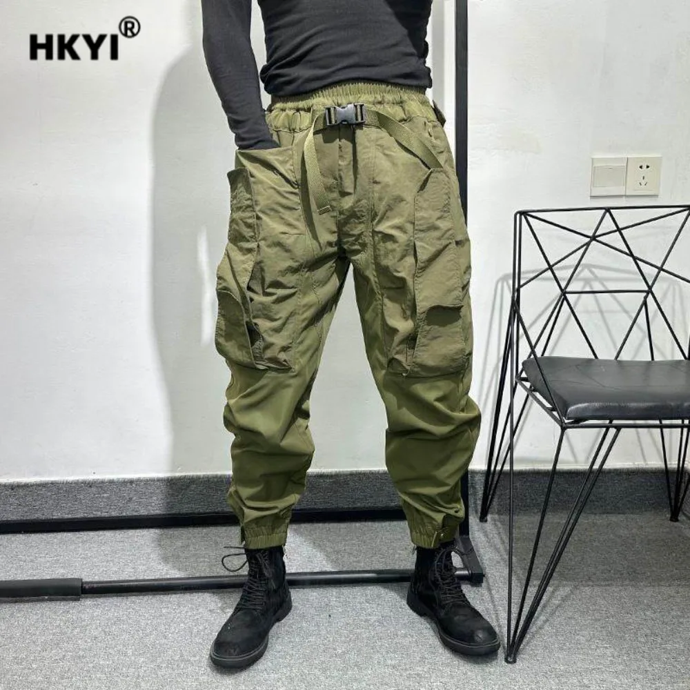 

Trendy Loose-Fit Cargo Joggers with Multiple Pockets – A Stylish, Rugged-Chic, Retro-Inspired Design for Urban and Outdoor Wear