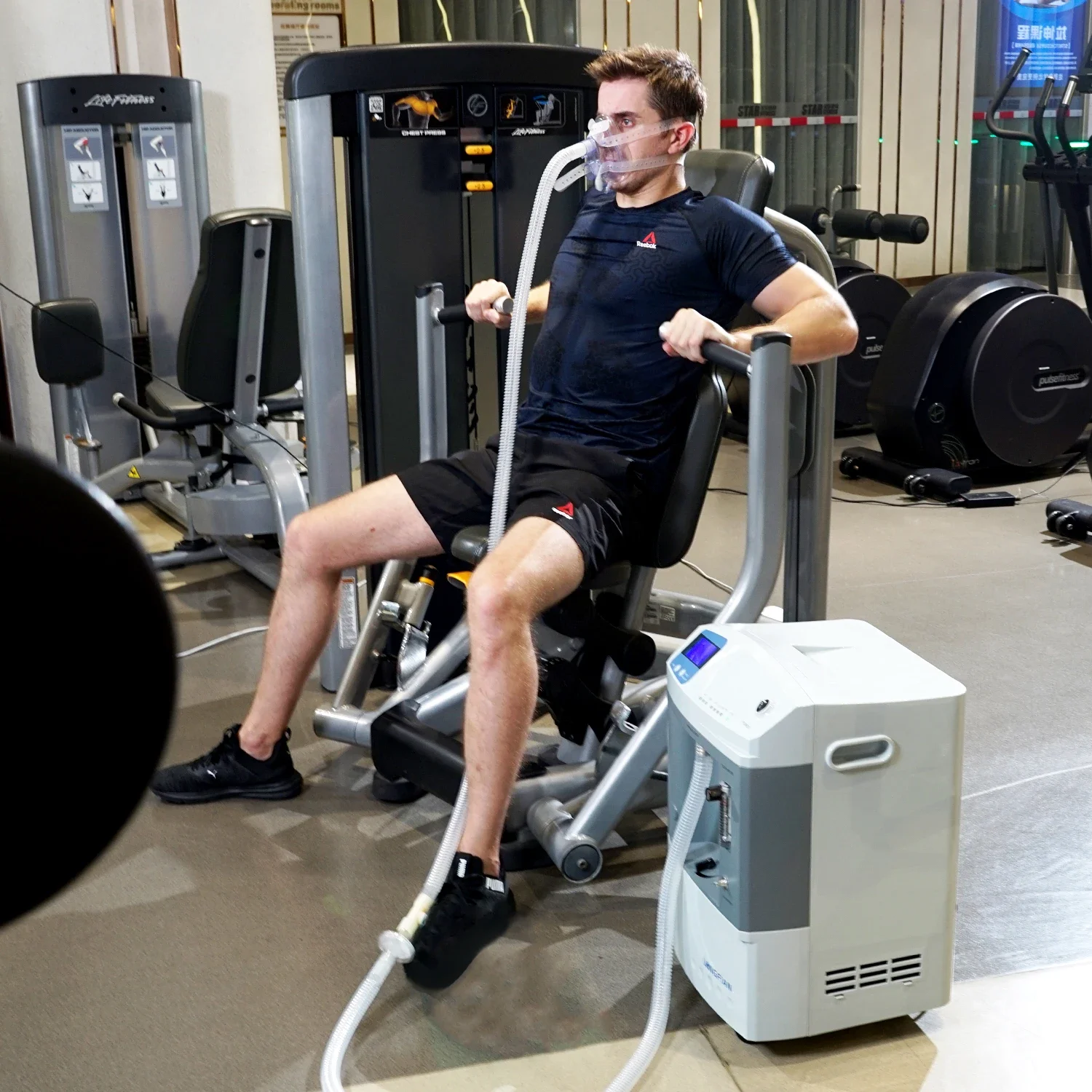 Respiratory System Improves Physical Performance Exercise With Oxygen Training Equipment