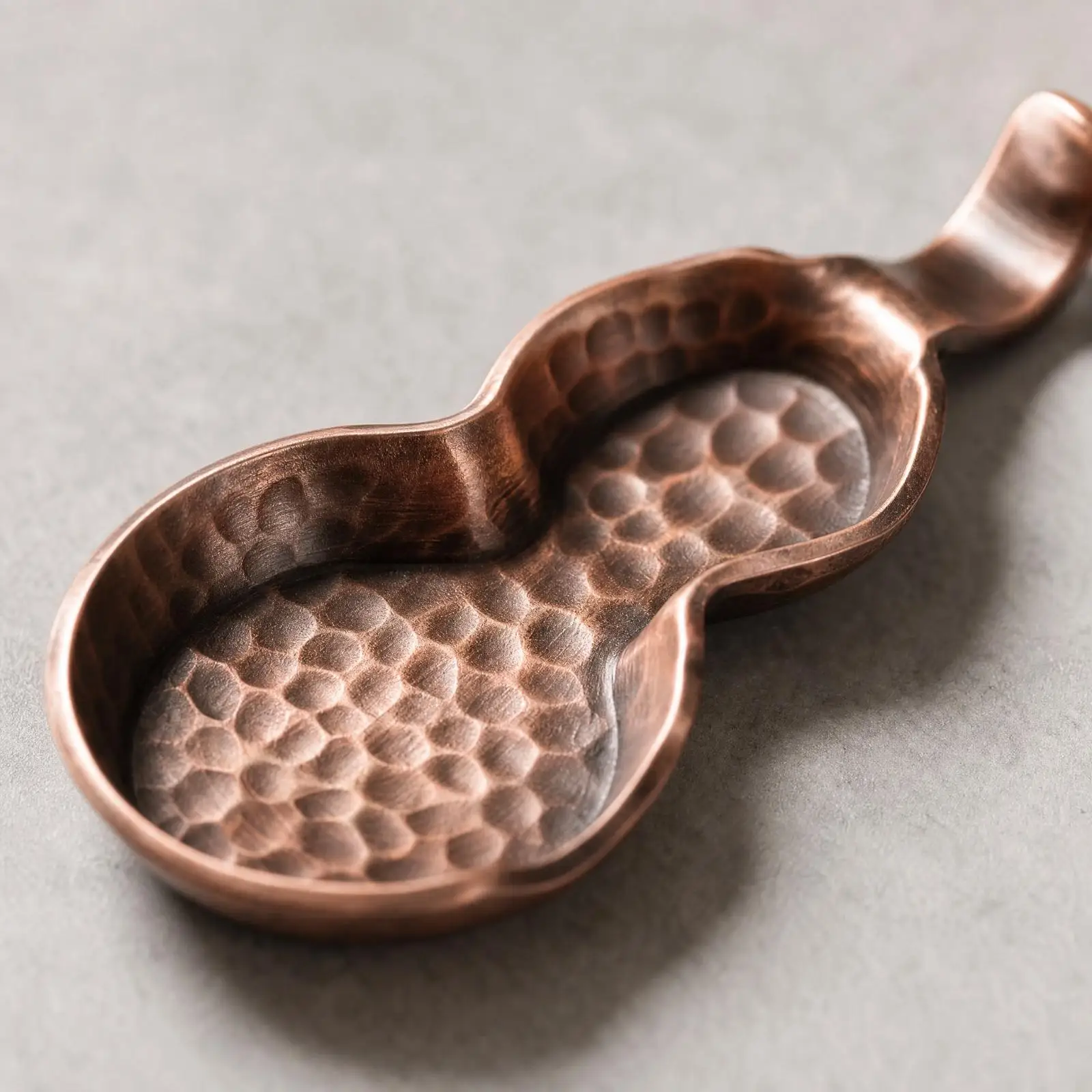 2.5mm Thick Copper Chopstick Rest Violet Copper Finish Gourd Design Utensil Support for Spoon Stick Home Table Decor
