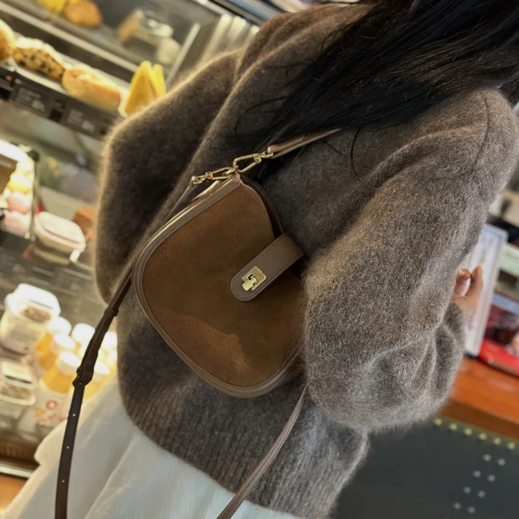 

2026 New Arrival Top-grain Leather Saddle Bag Light Luxury Niche High-end Suede Crossbody Shoulder Bag for Women Daily Commuter