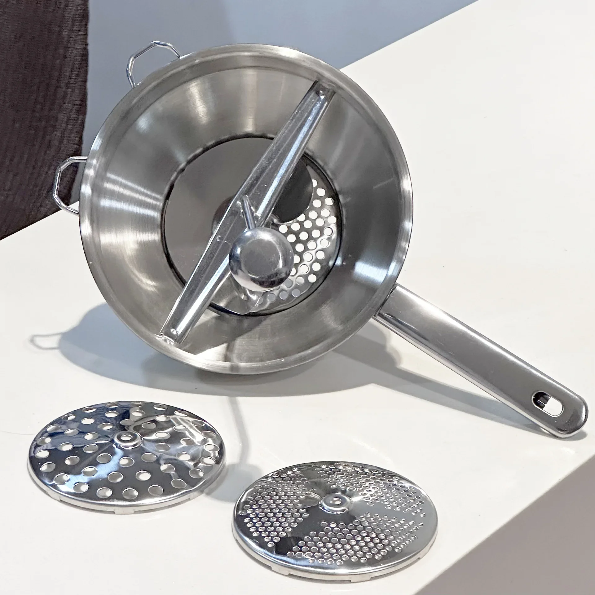 Stainless Steel Manual Potato Masher, Yam/Potato Puree Press, Multi-purpose Vegetable and Fruit Baby Food Processor