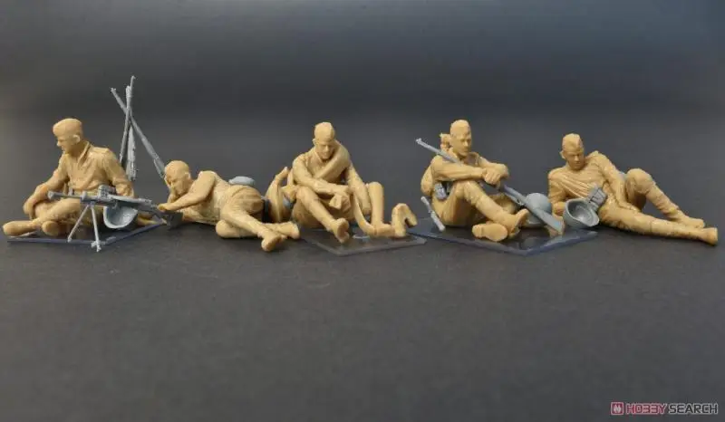 MiniArt 35233 1/35 Soviet Soldiers Taking A Break - Scale Model Kit