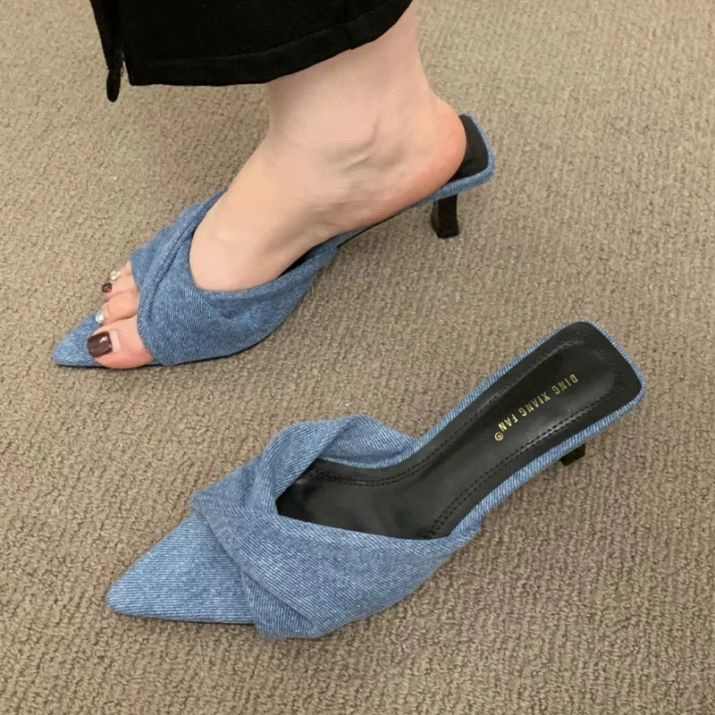 شباشب نسائية بكعب عالٍ أحذية كاوبوي بمقدمة مدببة أحذية البغال صنادل نسائية أنيقة 2025 شباشب مثيرة شباشب صيفية Mujer