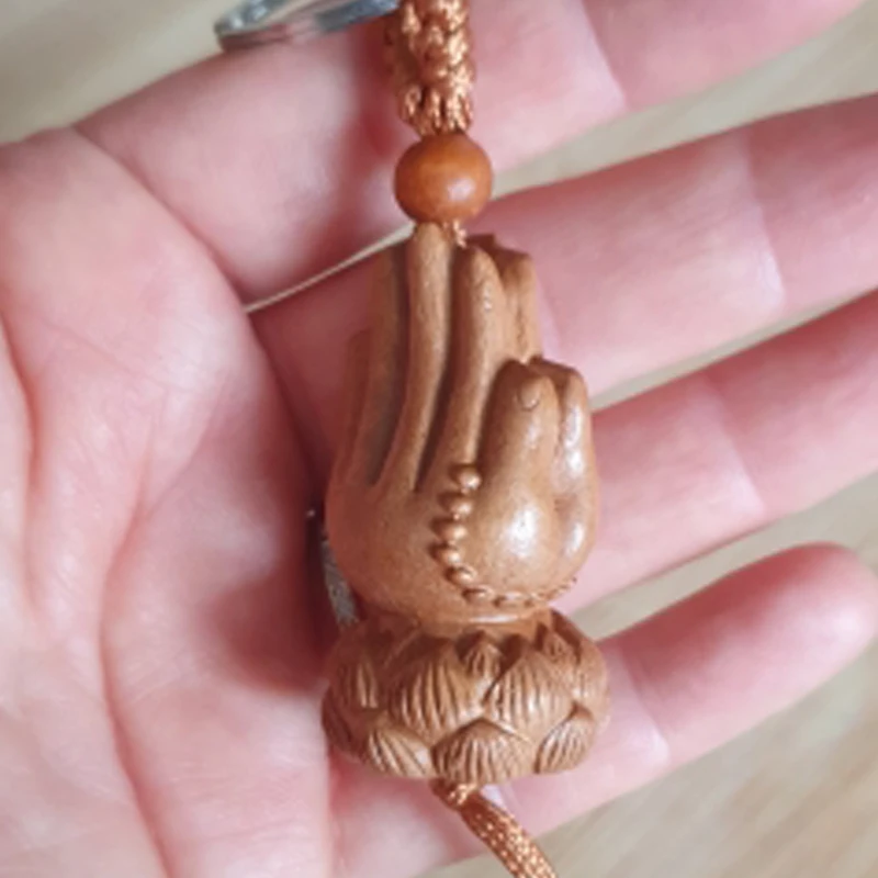 Peach Wood Palm Keychain Lotus Buddha Palm Keychains Vintage Key Chain Bag Pendant Charms Women Men Jewelry llaveros Wholesale