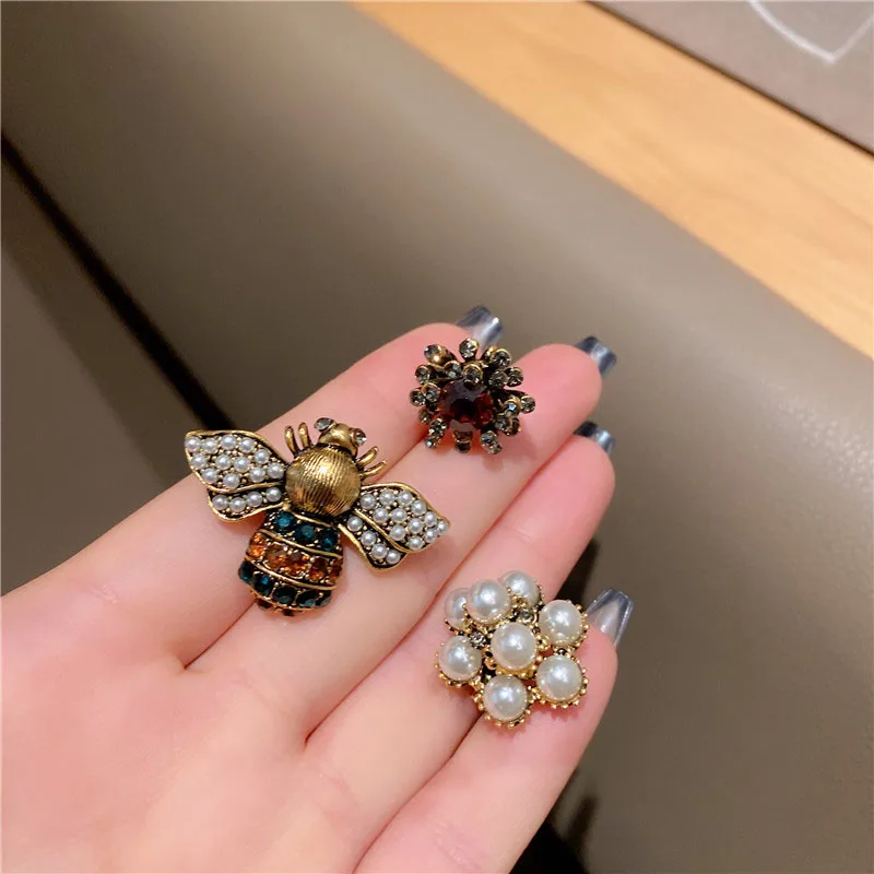 Vintage Baroque Brooch Pin Set Court Rhinestone Pearl Bee Brooches for Women Elegant Luxury Corsage Pins Jewelry Badges