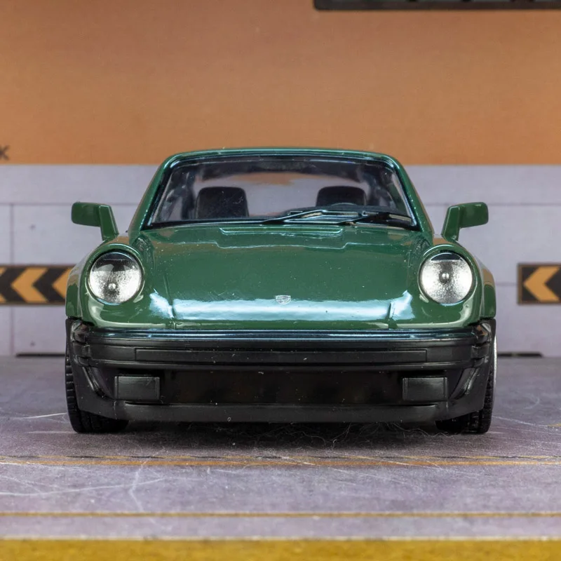 

1:36 Porsche 911 Turbo 1978 alloy car model ornament collection, children's retro retro car toy