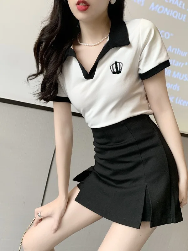 

Комплект: футболка с воротником и короткая юбка с разрезом, женский, в корейском стиле, с высокой талией, летний, модный, повседневный наряд