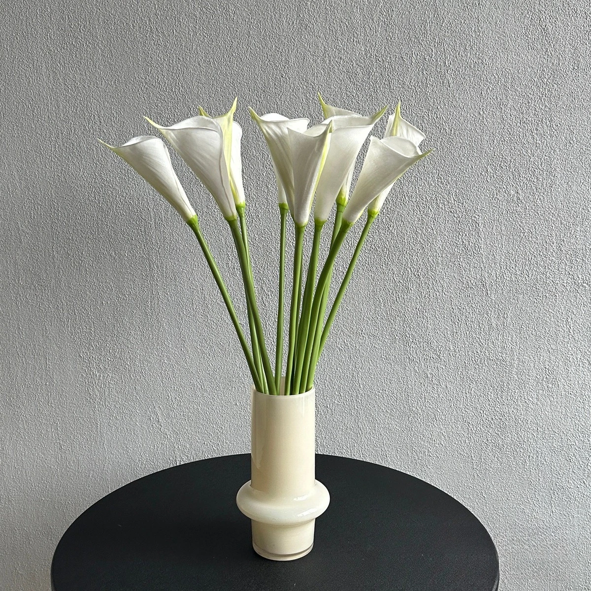 5 Stück künstliche PU-Kallalilienblüten, Brautstrauß, Tischdekoration für Hochzeiten, echt anfühlende Kallalilienblüten, Dekoration für Zuhause und Partys – Detail 2