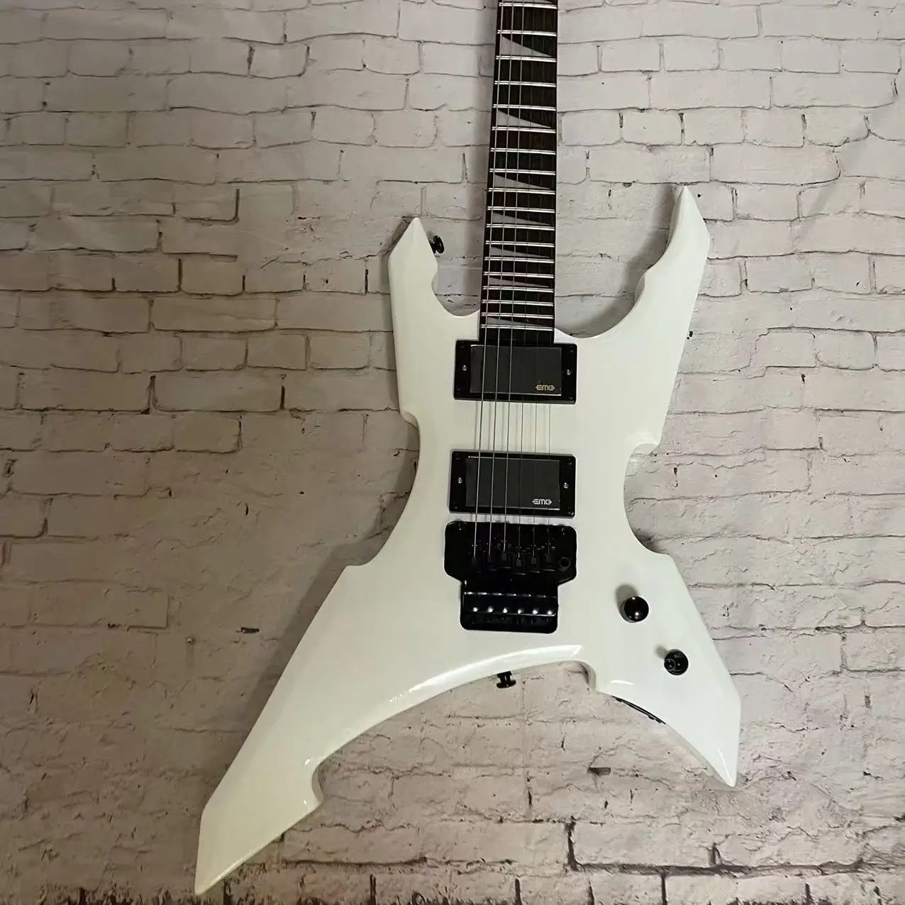 6-chord shaped electric guitar with white body, factory shipping picture, in stock