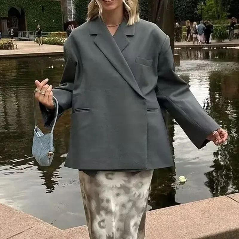 

Модный пиджак с лацканами для женщин, повседневное свободное офисное женское пальто с длинными рукавами, новинка 2025 года, шикарная осенняя куртка большого размера на одной пуговице