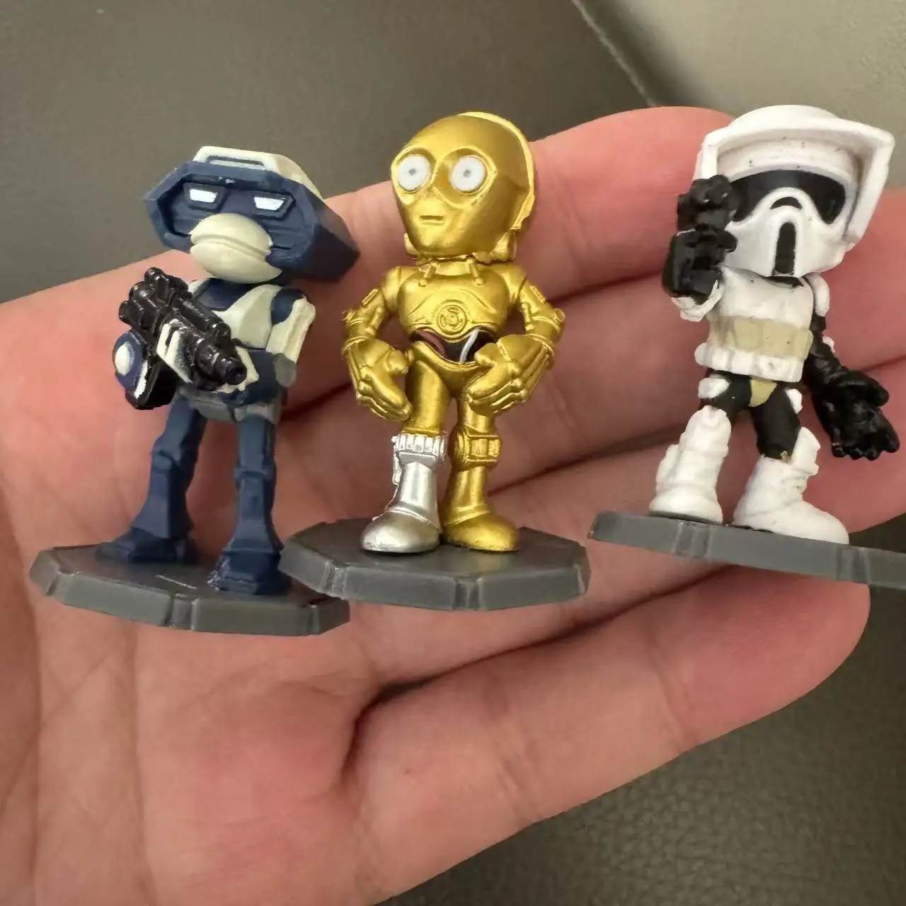 boneco-de-acao-colecionavel-star-wars-comandante-droid-c-3po-e-phasma-estatua-decorativa-para-mesa-conjunto-de-presente