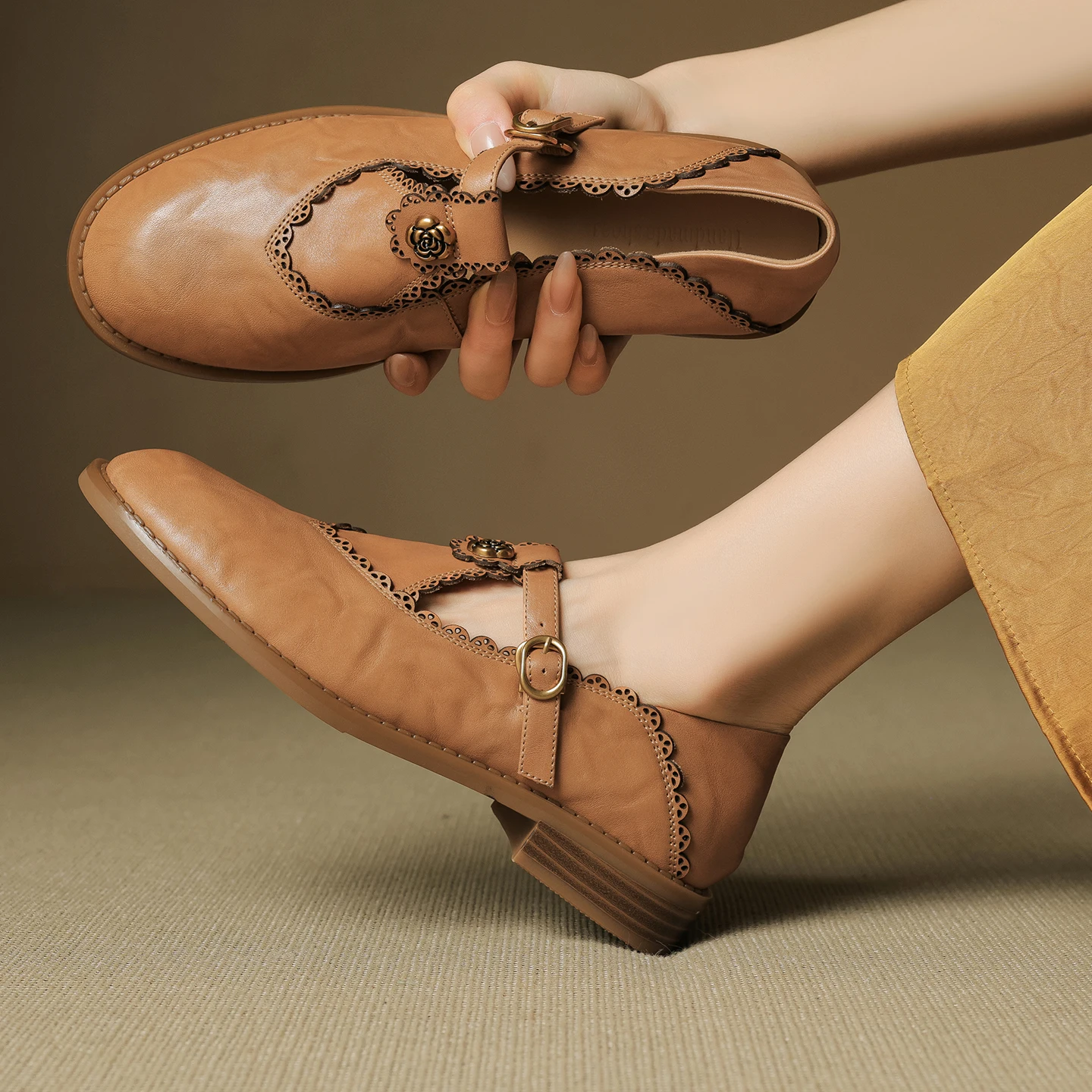 

NEW Handmade Women Pumps Genuine Leather Shoes for Round Toe Low Heel Shoes Retro Buckle Strap Mary Janes Women Shoes