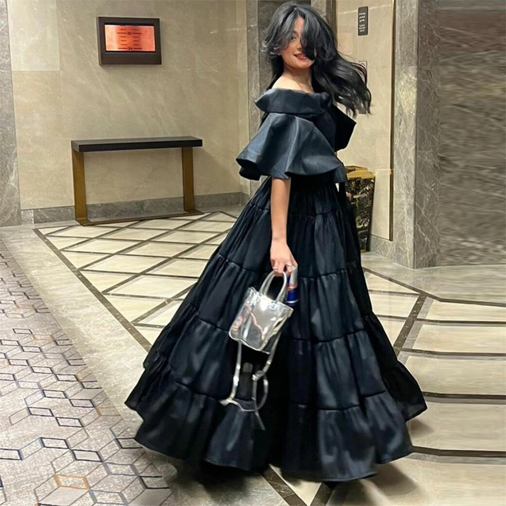 Simple Black Boat Neck A-Line Satin Formal Prom Dresses Pleat Floor-Length Women Evening Party Dress فساتين السهرة