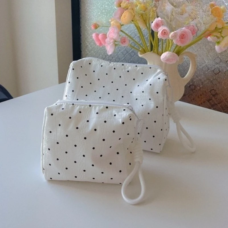 حقيبة مكياج منقطة سوداء للنساء، حقيبة تنظيم مستحضرات التجميل، حقيبة أدوات الزينة ذات الطراز الجميل