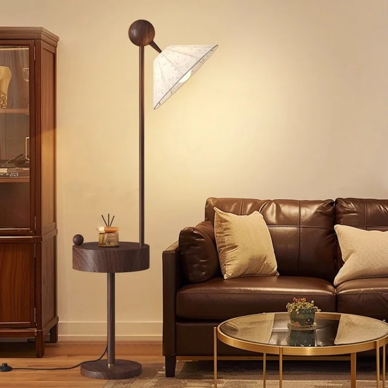 Vintage Living Room Floor Lamp Wooden Shelf Lamp Artistic Sense Of Luxury Antique Style Bedroom Bedside Lamp Room Decoration LED