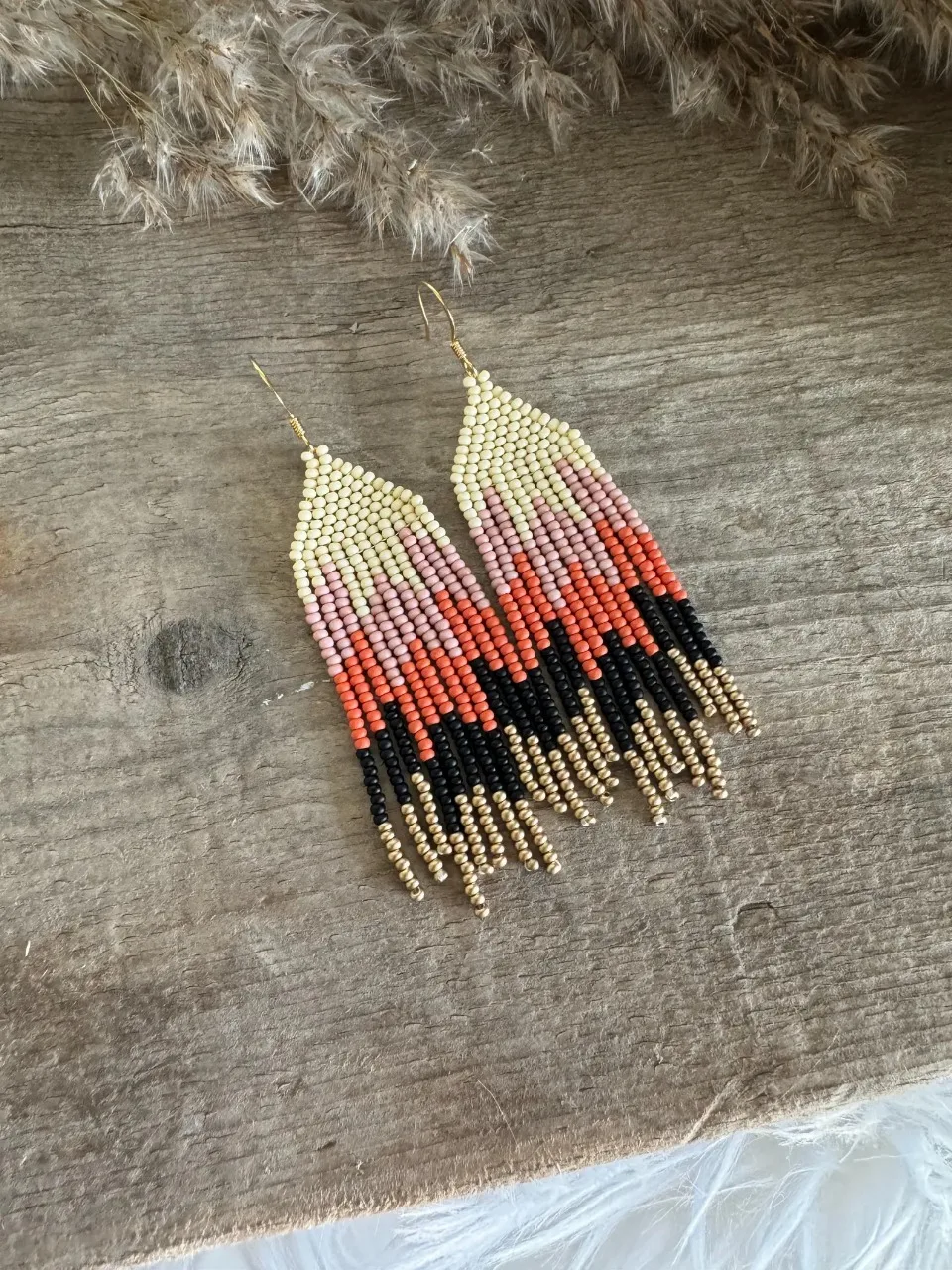 ZGMXR Rice bead earrings Hand-woven Geometry Fashion Gradient color Alloy Simple Original Tassel female Bohemia Beaded earrings view 6