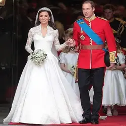 Elegant Kate Middleton A Line Princess Wedding Dress Lace Long Sleeves V-Neck Chapel Train Ivory Satin Bridal Gowns Customized