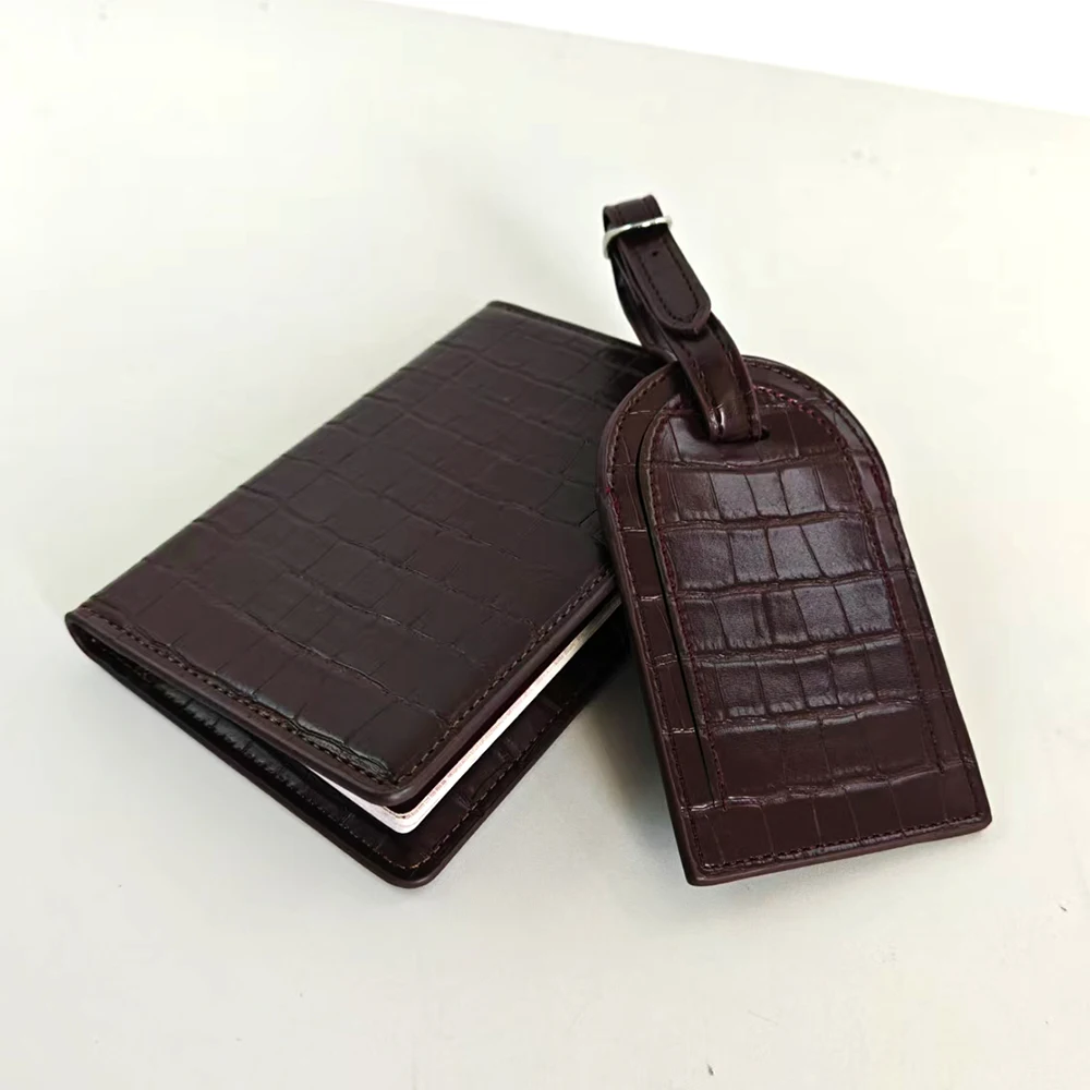 Luxus-Passhülle und Gepäckanhänger Geschenkbox-Set mit Individueller Gravur für Männer und Frauen, Reisezubehör, Kofferetikett, Passhalter – Detail 10