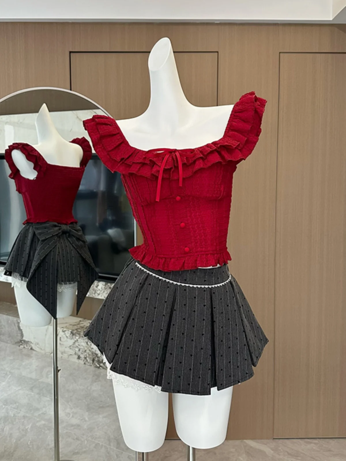

Women's Summer Sweet Ruffles Sleeve Square Neck Slim Short Shirt Lady Streetwear Holiday Solid Color Red Cute Blouse Top