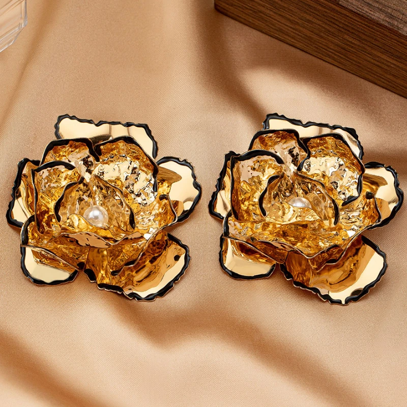 

Exaggerated Metal Flower Earrings Selling Multi-layer Painting Oil Camellia Earrings Fashion Temperament Earrings
