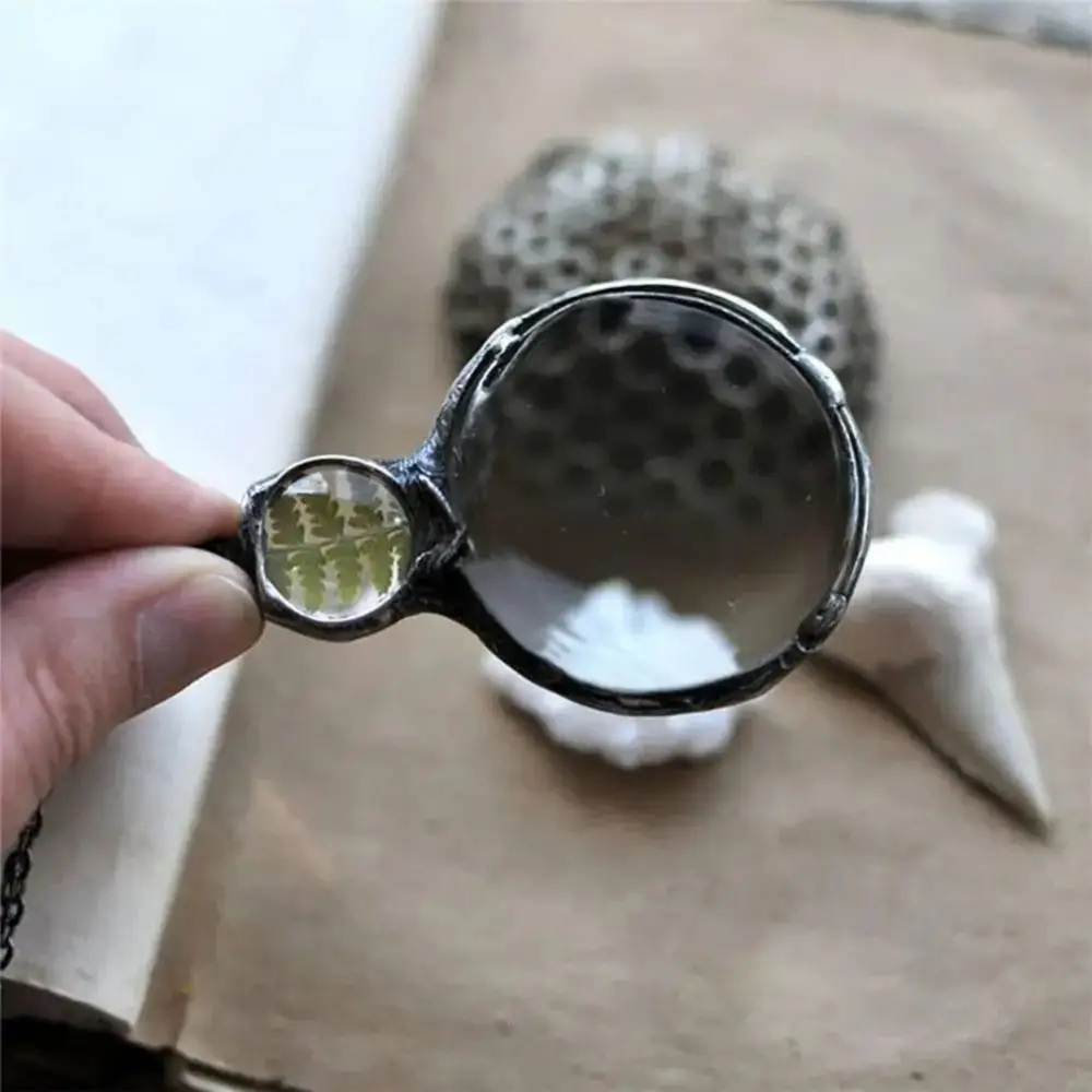 Durable Vintage Magnifying Glass Necklace Magnifier Crystal Neck Chain Compact Jewelry Decoration Clavicle Chain Girls