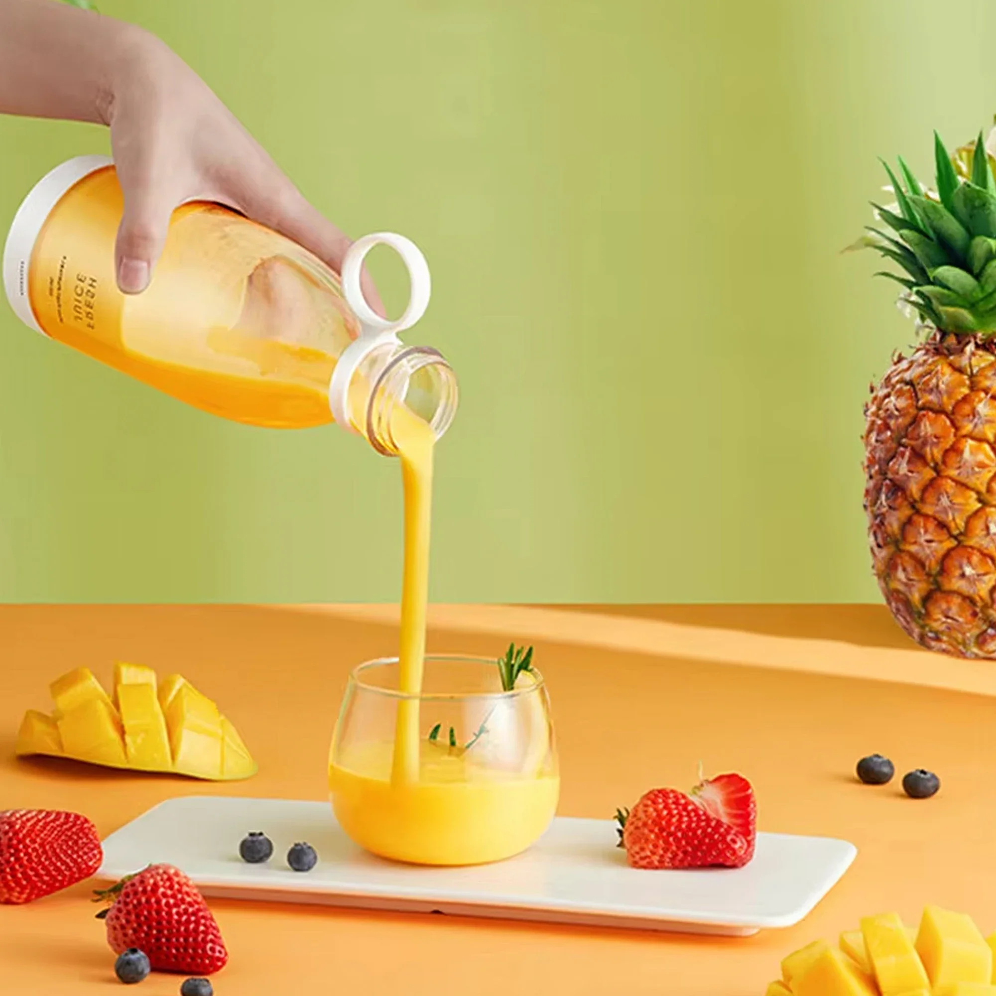 

1pc- Portable Electric Fruit Blender & Juicer – Multifunctional Kitchen Tool for Milkshakes, Smoothies & Fresh Juices