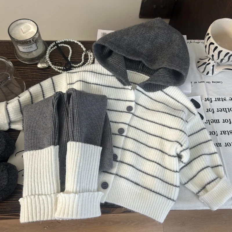 

Children's Clothing2025New Autumn Girls' Striped Knitted Hooded Cardigan and Slouch Socks Leggings Two-Piece Set Trendy