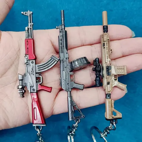 9cm  Alloy QBZ95 AK47 Pistol Model Keychain Jewelry Mini Rifle Gun Toy Craft Bag Pendant for Boys Children Gift