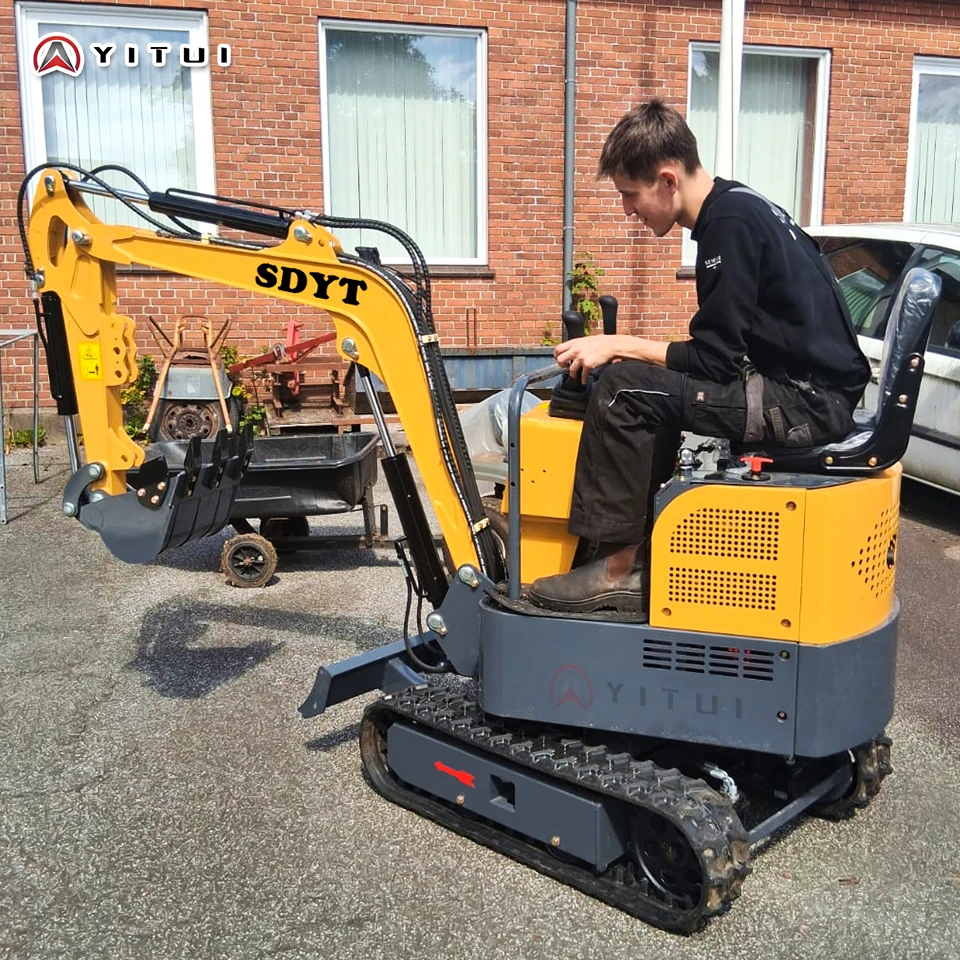 Ce Approved 2.6ton Mini Excavator Complete Working Attachments For Villa Yard Digging And Site Preparation Works Customized