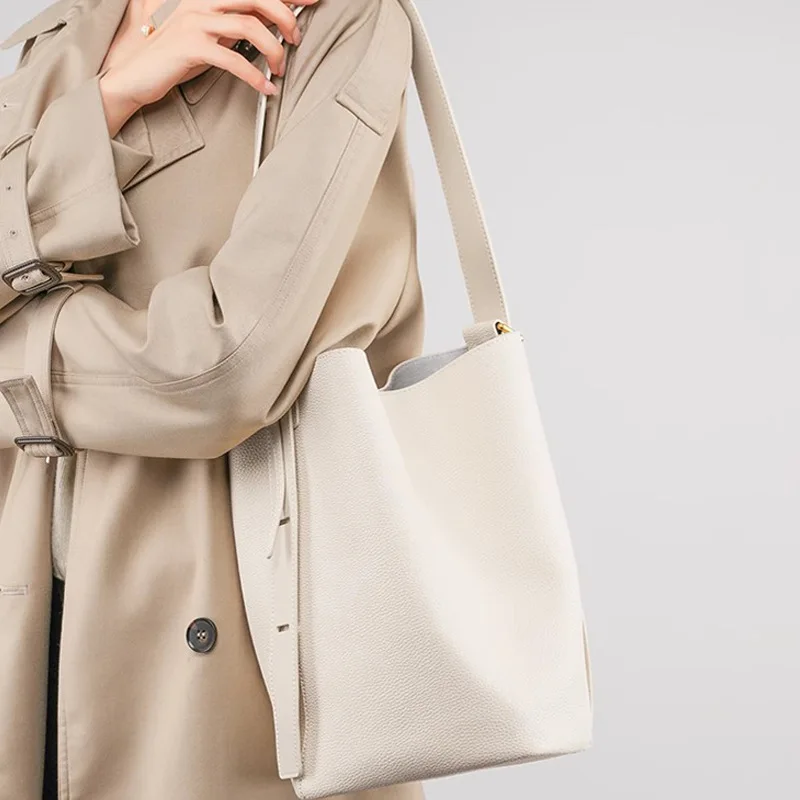 

Leather Bucket Bag Women's Cowhide Tote Bag Large Capacity Advanced Sense Commuting Single Shoulder luxury Mother Underarm Bag