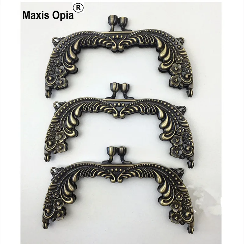 China Factory Supplier Wholesale Bag Accessories Vintage Metal Purse Frame Size 13 Cm Antique Bronze Purse Frame With Screws