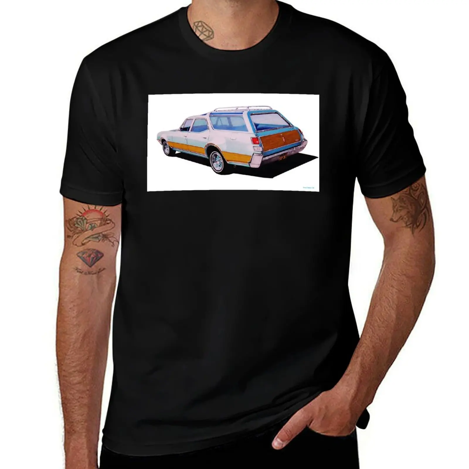 1969 Oldsmobile Vista Cruiser Woody Wagon T-Shirt Holiday Lightweight T-Shirt