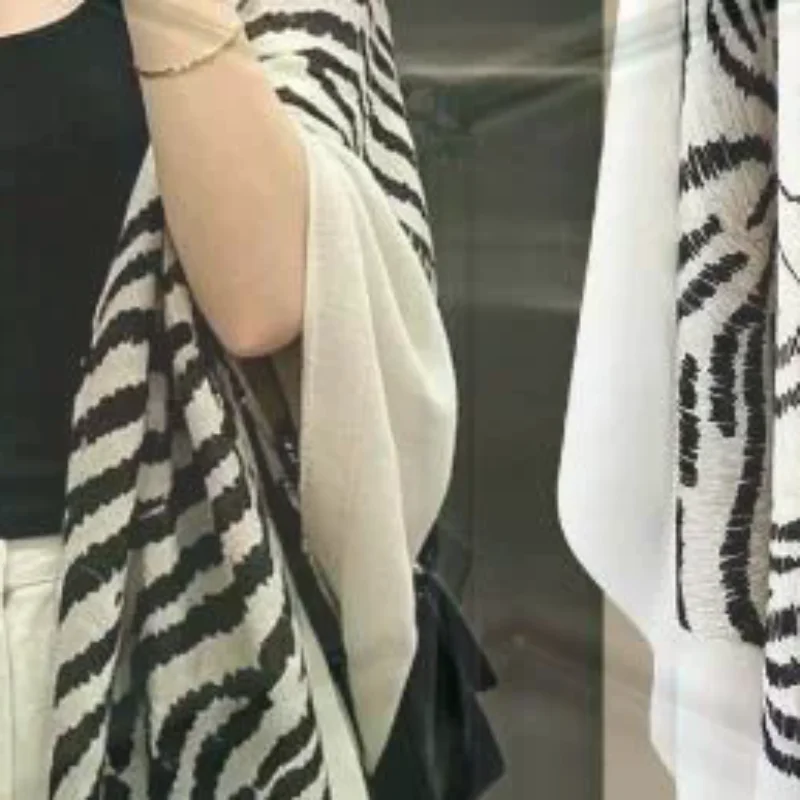 Leopard Print Shawl Women's Lightweight Air Conditioned Room Scarf Shoulder Protection Silk Scarf Fashionable Spring