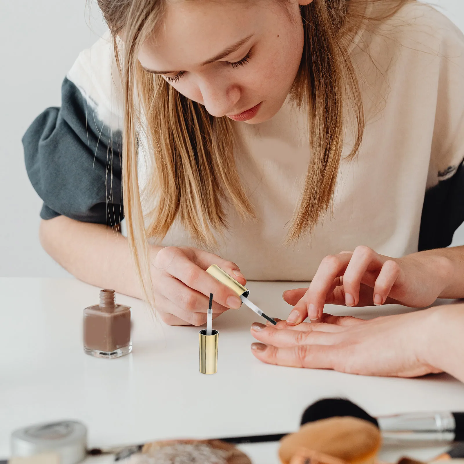 Tampas de garrafa de esmalte de unha, substituição com escova, reutilizáveis, pequenas tampas de garrafa de esmalte em gel para arte em unhas, uso em salão de beleza doméstico com 10 peças