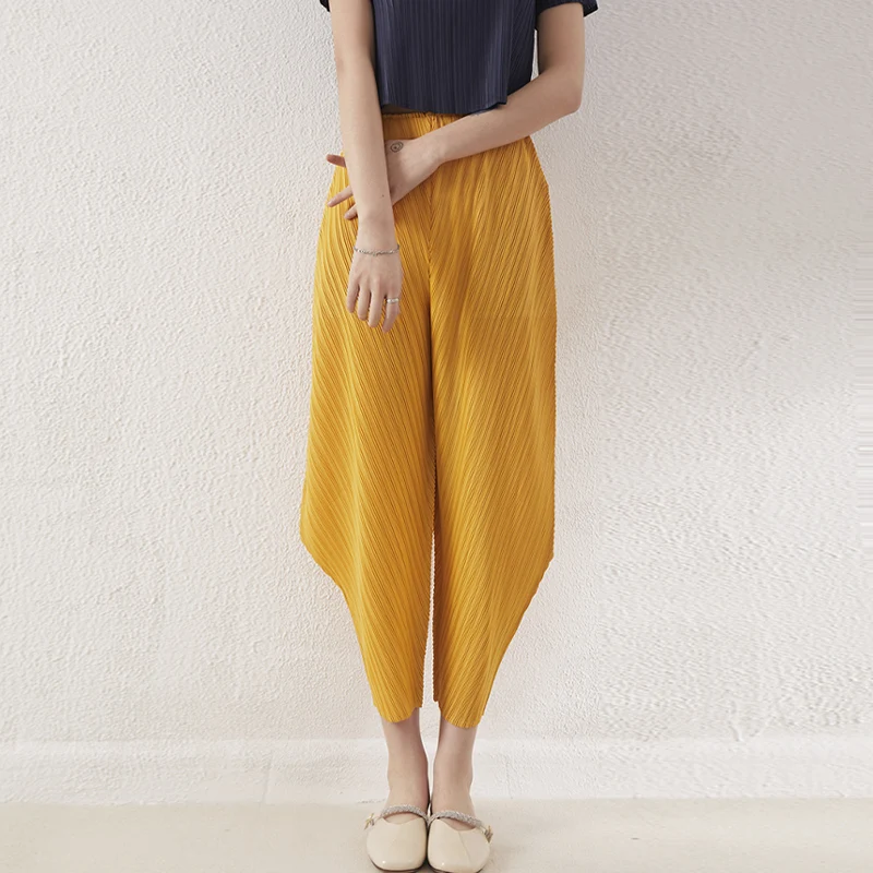 Women Casual Loose Miyake Pleated Carrot Pants Elastic Waist Solid Color Pocket Summer Harem Pants Pleated Pant