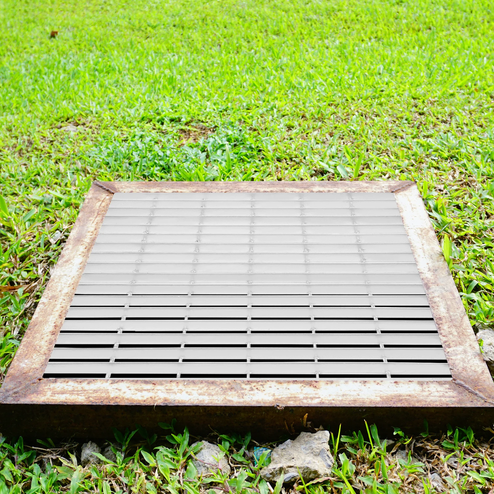 Tampa de drenagem externa de construção de uma peça com carga uniforme de 5KN, grade de canal de 60*60*3cm para piso de concreto e entrada de automóveis