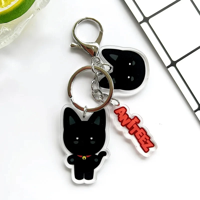 Kpop A-TEEZ porte-clés dessin animé mignon figurines d'animaux acrylique pendentif moto porte-clés beurre mode sac accessoires cadeaux