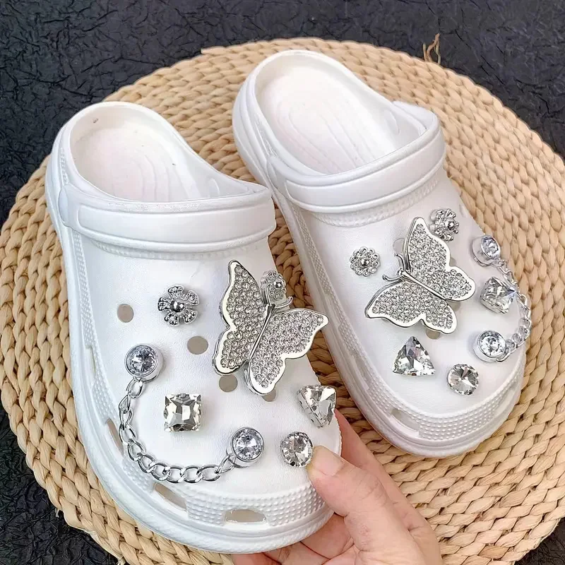 Feestelijke Zilveren Vlinder En Zonnebloem Charme Set Modieuze Adaptieve Schoenen Met Romantisch Ontwerp Perfect Voor Feesten En Gift Gi