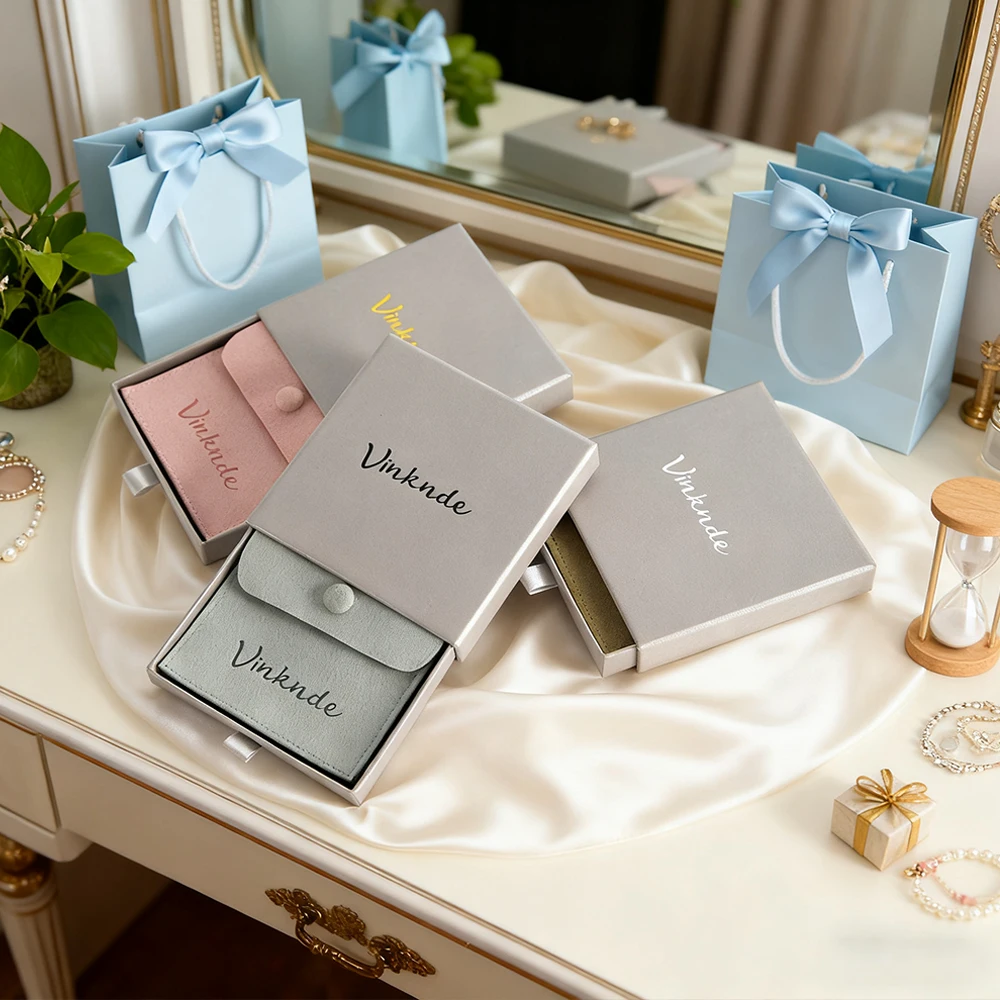 

24 шт., серьги, кольцо, кулон, браслет, ящик для ювелирных изделий, коробка 8x8x2,5 см, серое ожерелье, выдвижная упаковка, коробки для хранения с сумкой-защелкой