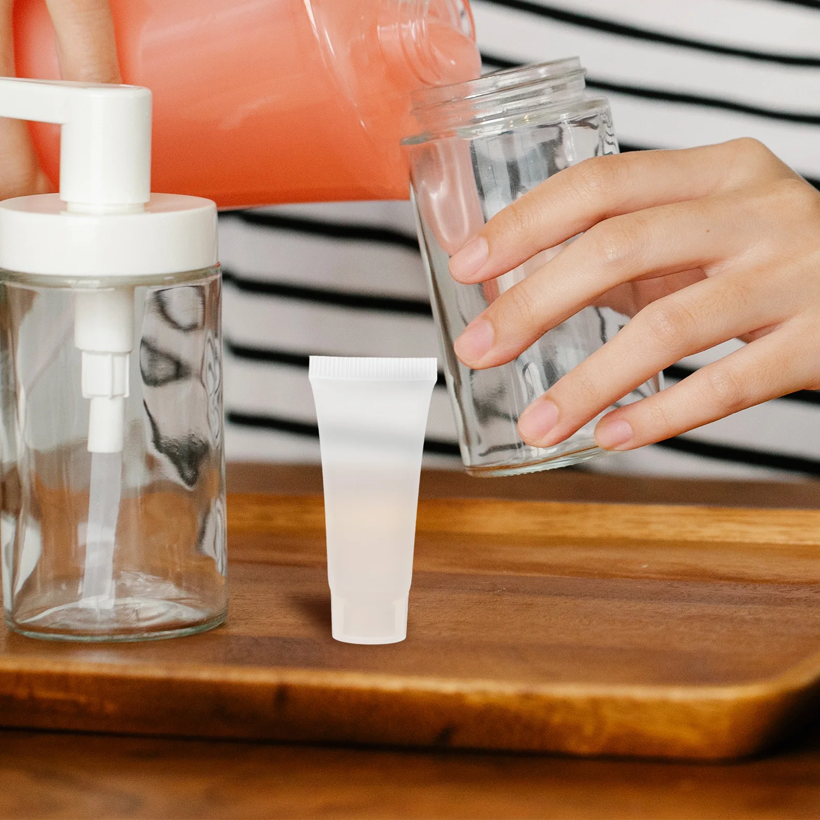 

50pcs Empty Tubes Refillable Squeeze Bottles Leakproof Size Lotion Shampoo Toothpaste Containers Durable Portable Cream