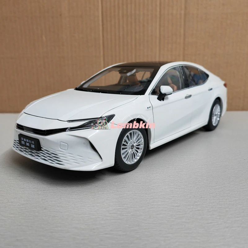 1:18 'T'-Brand CAMRY 2024 Alloy Simulation Car Model Gift Birthday Collection Ornament