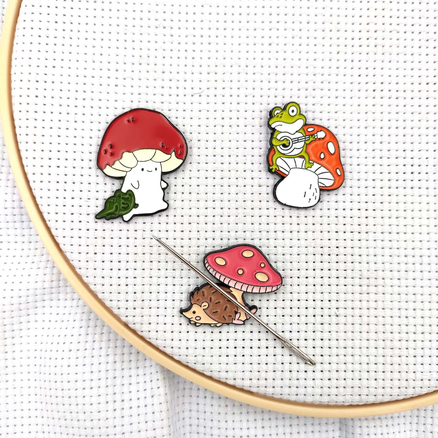 Needle Minder Magnetic Mushroom Anime Needle Magnetic Pin Holder, proyecto de bordado de punto de cruz, buscador de agujas DIY, costura