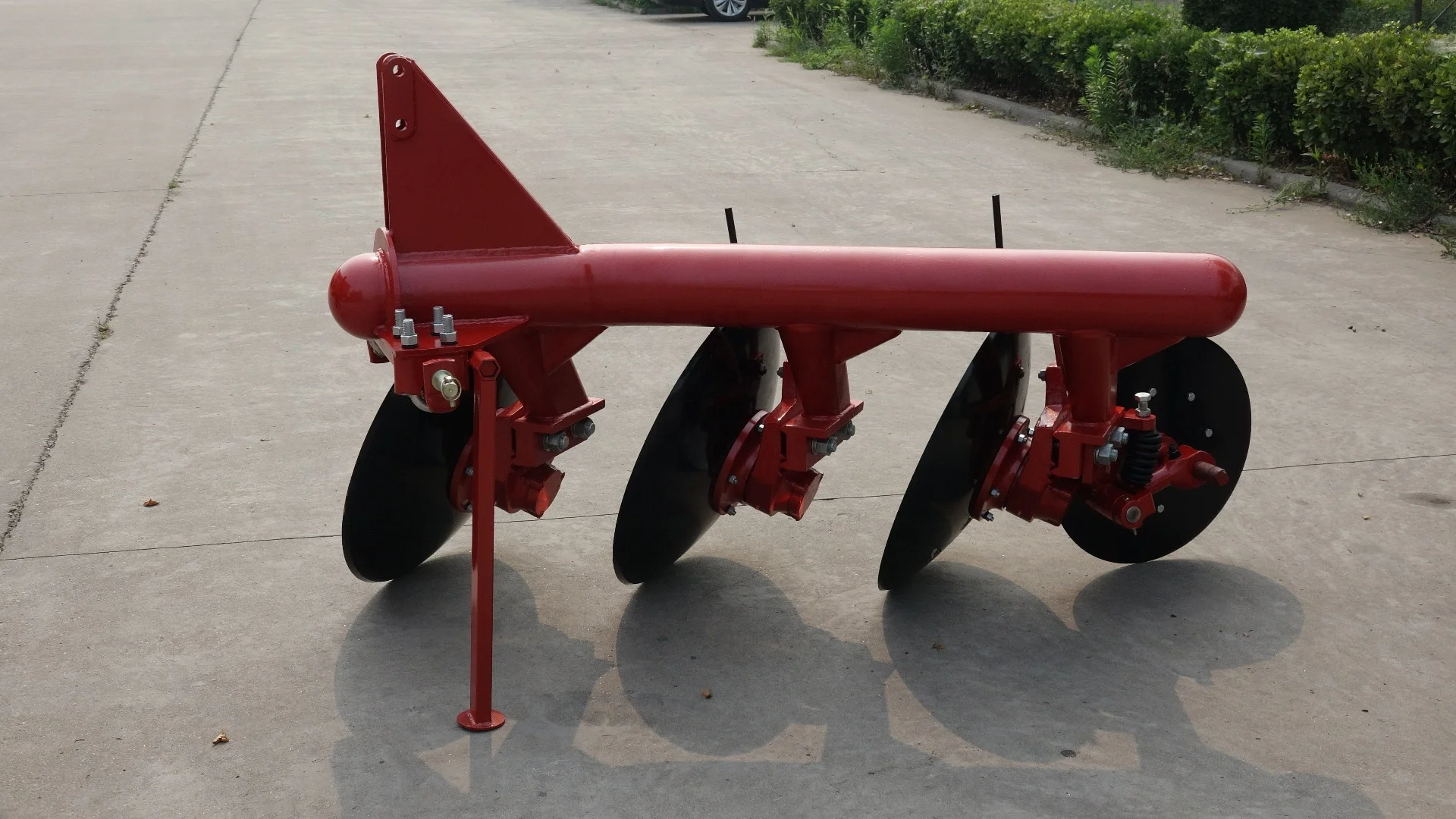 Hard Land Uses Tractor Match Disc Harrow Cultivator Farm Round Tube Disk Plow Disc Plow Plough