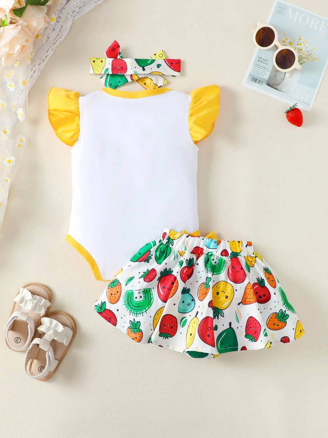 3-teiliges Set für Babymädchen: Rundhals-Body mit Fruchtmotiv + Rock mit Fruchtmuster und Schleife + Haarband, Sommer-Set, geeignet für Babymädchen im Alter von 0–12 Monaten, süßes Set. – Detail 8