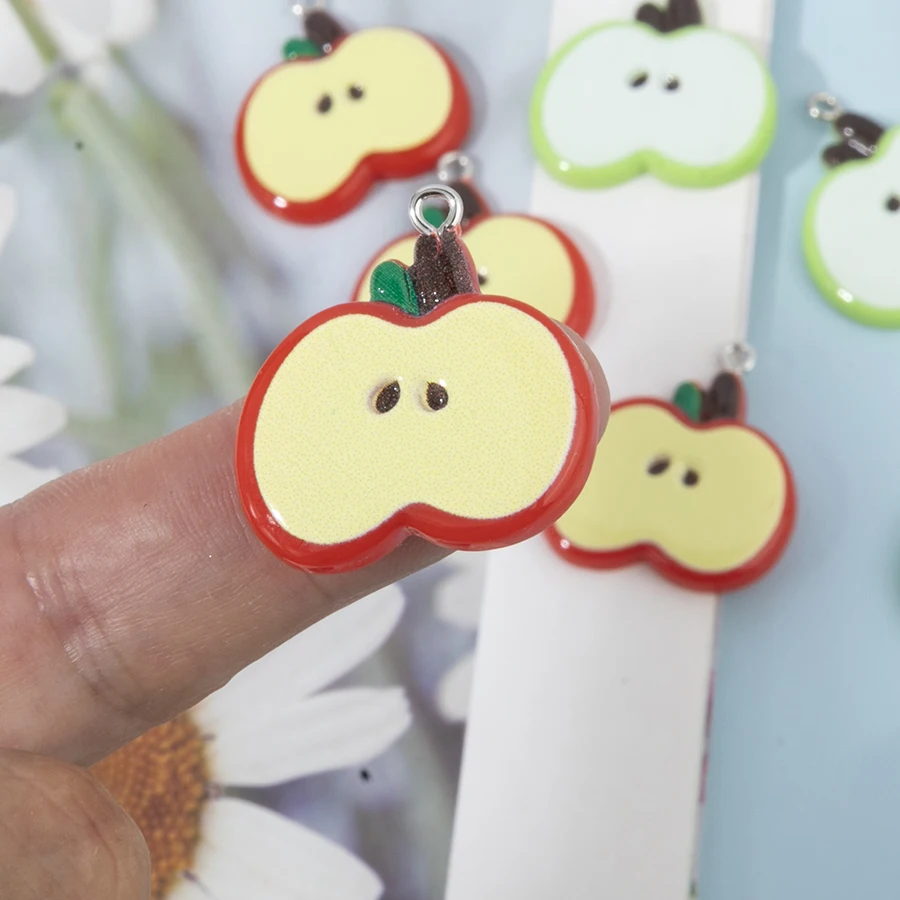 10 Stück süße Mini-Harz-Anhänger mit rotem Apfel, bunte Imitations-Apfel-Anhänger für handgefertigte DIY-Schmuckherstellungszubehör